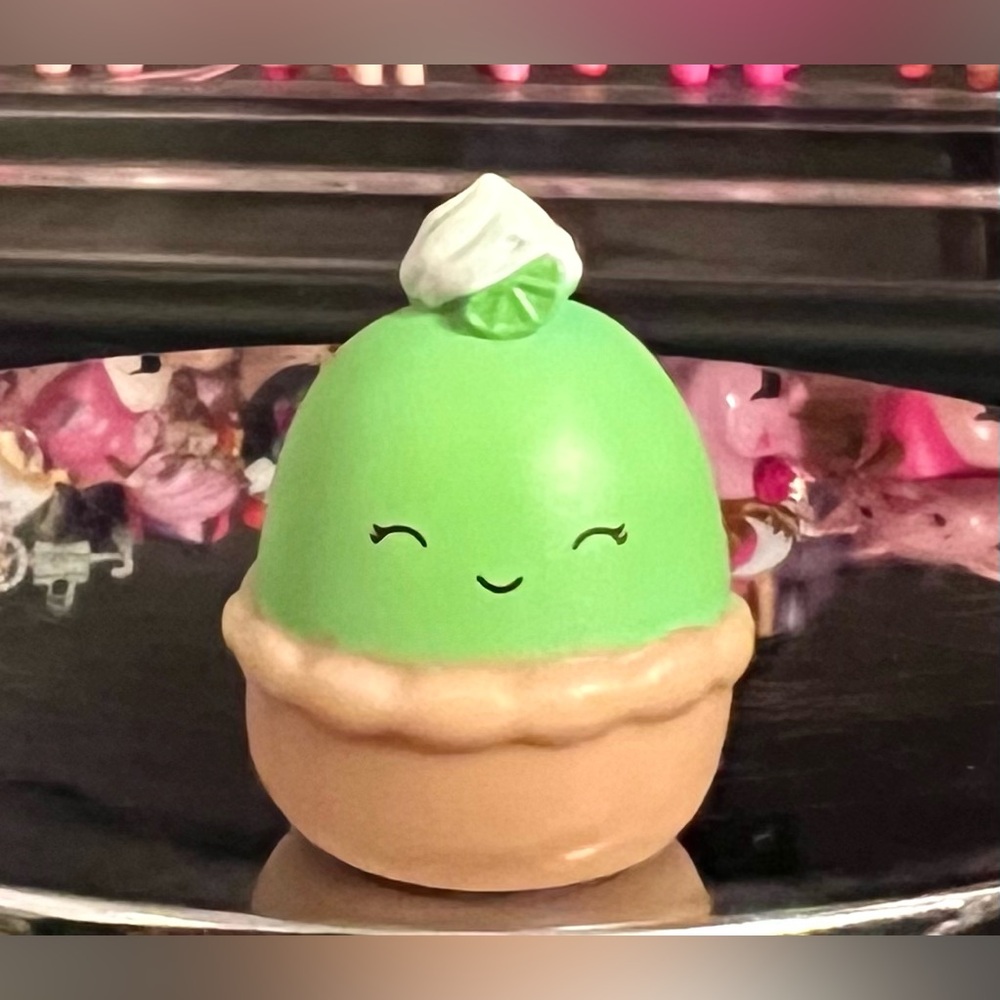 Largo the Key Lime Pie 1" Squish A Long Squishmallow Figure